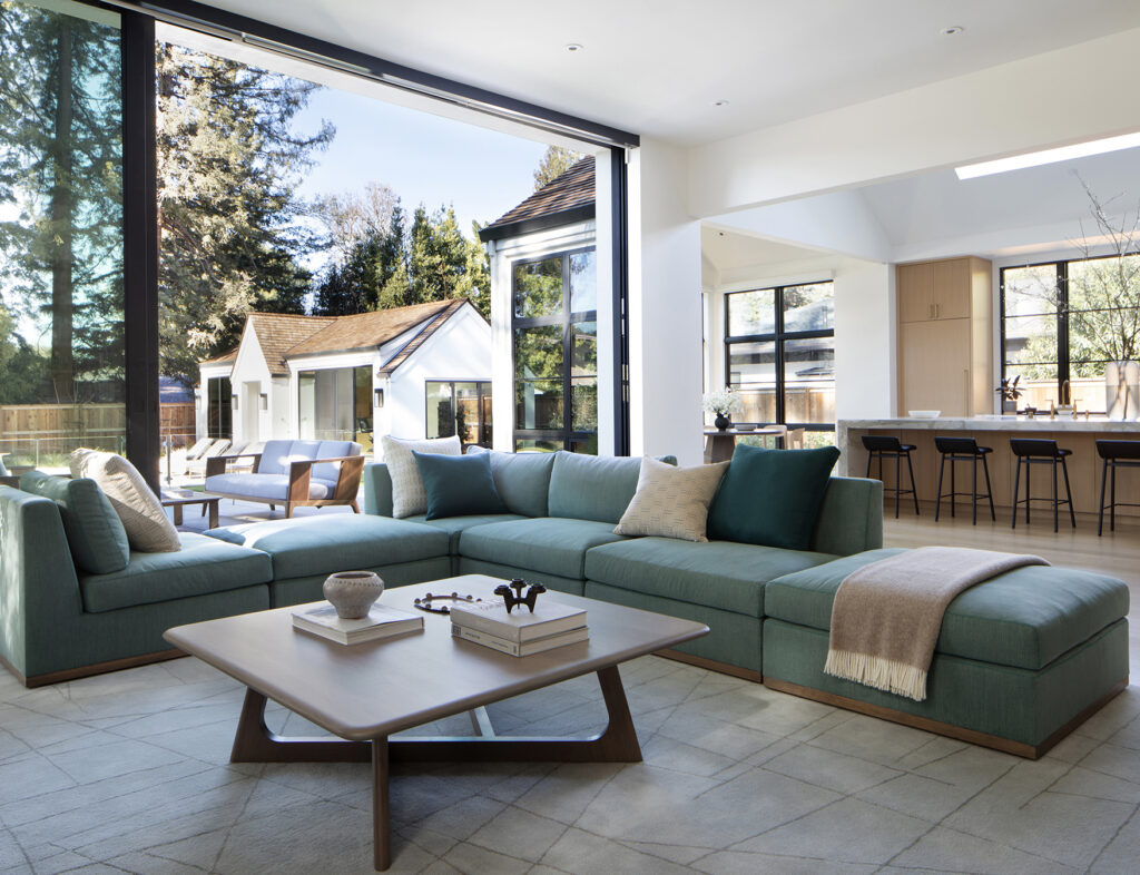 Custom Furniture & Decor